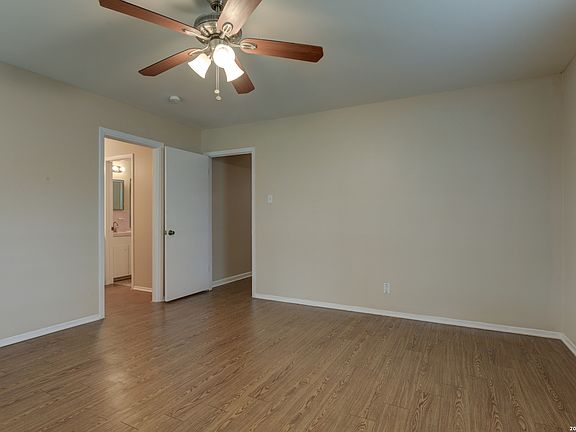 4th image of 214 OAKLANE DR