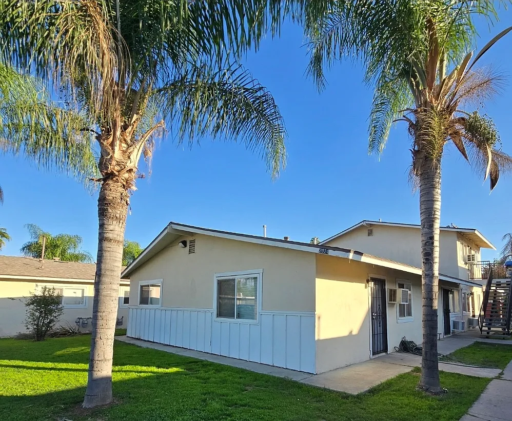 2 bed, 647 sqft, $1,195 — Photo 1