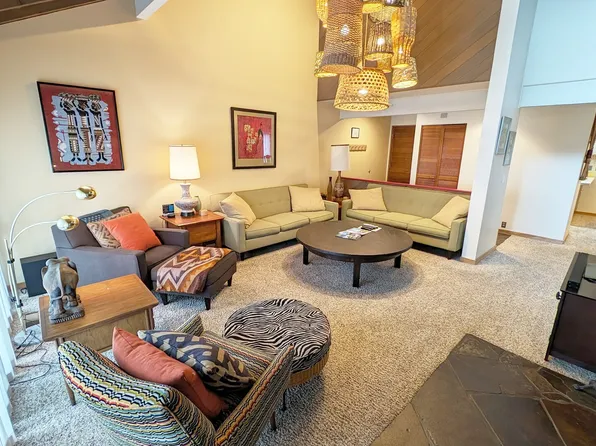 (undisclosed Address), Sunriver, OR 97707