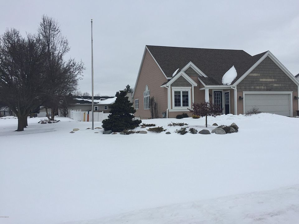 1st image of 3929 Brookfield Dr