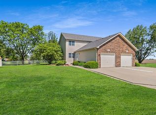 919 Whitetail Ln, Sandwich, IL 60548