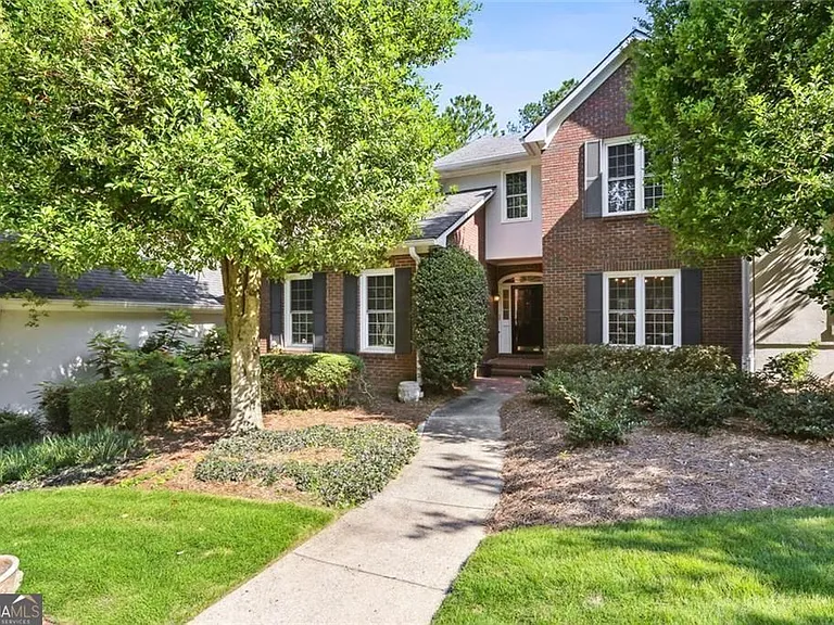 5684 River Oaks Pl NW — Photo 1
