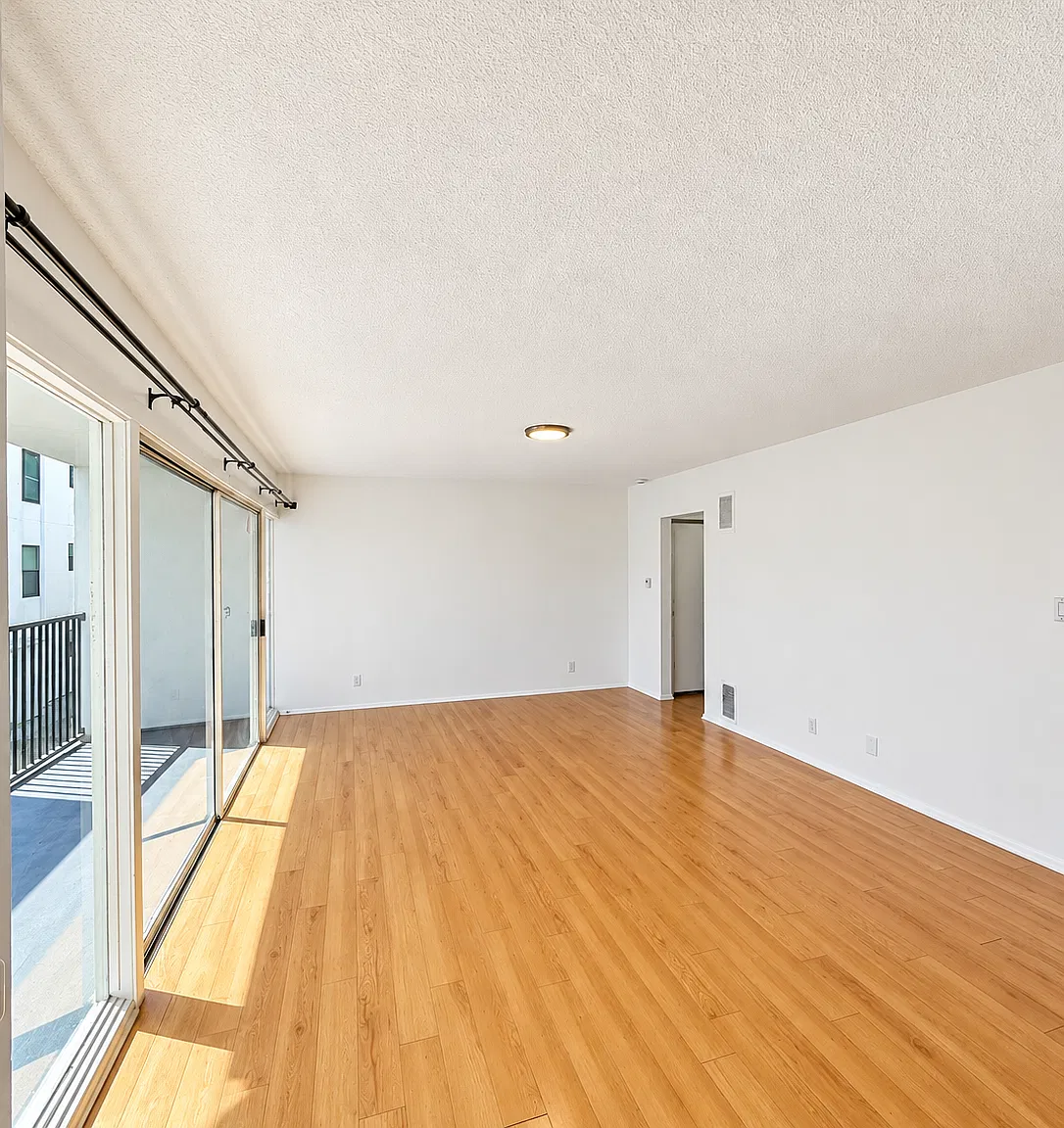 1 bed, 850 sqft, $2,195 — Photo 2