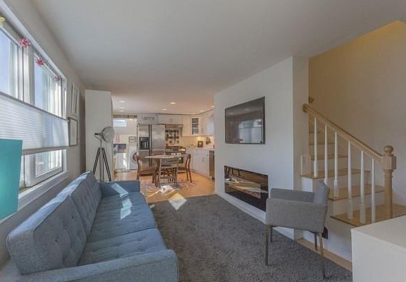 4th image of 22 Warren St