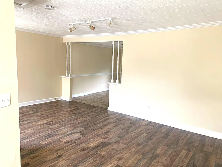225 Dunnaway St — Photo 1