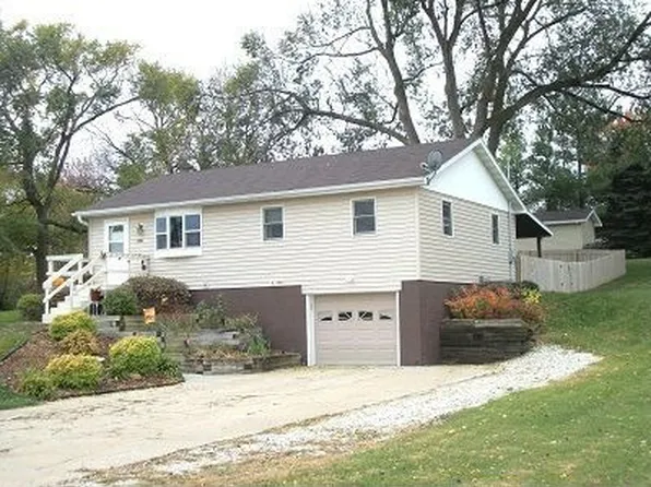 208 Vine St, Deloit, IA 51441