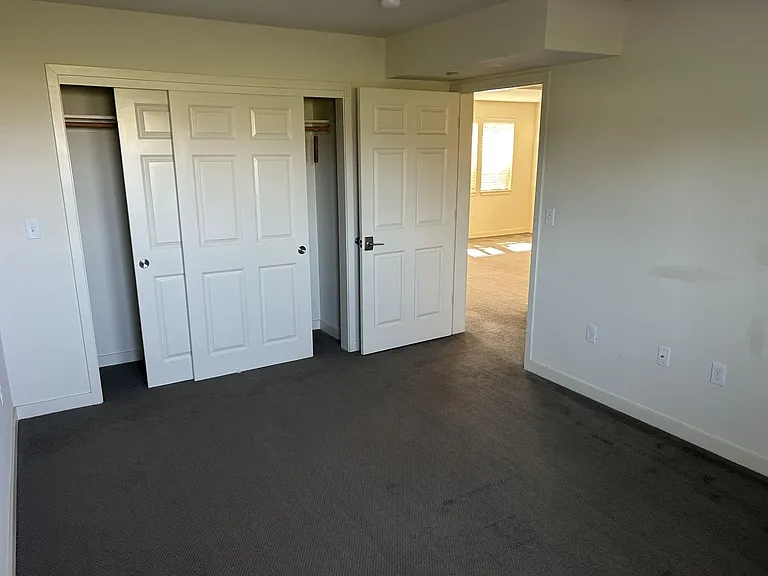 445 Southwest Blvd #8 — Photo 15
