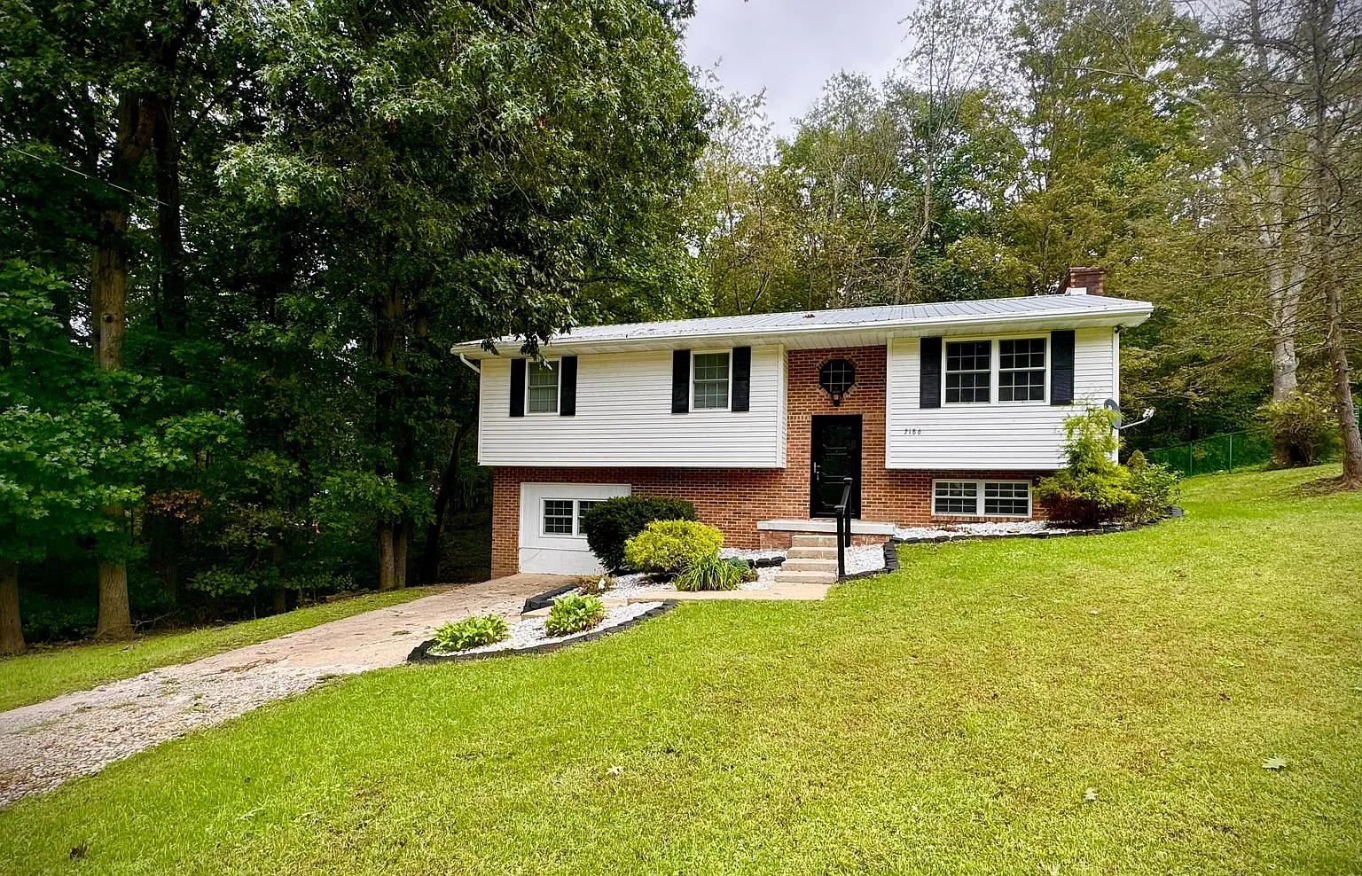 Newly Renovated 3 Bed 3 Bath Beauty Just Outside Of Town! — Photo 1