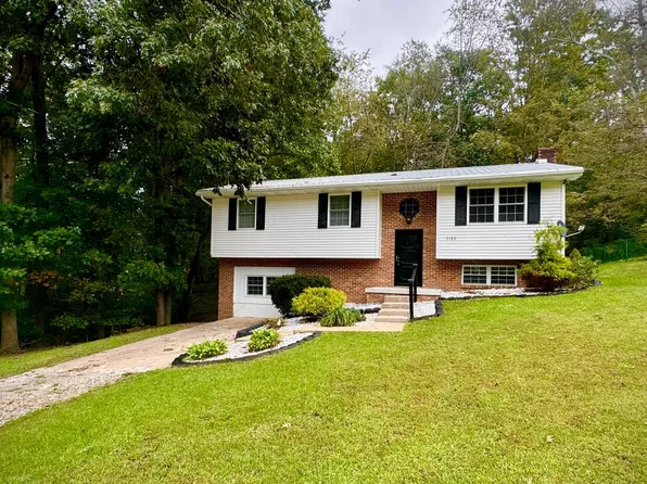 2186 Meadowview Dr, Parkersburg, WV 26104