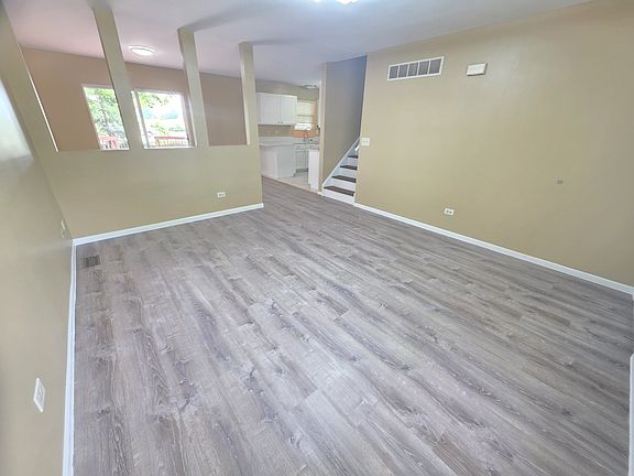 3rd image of 1705 Lake Pointe Dr
