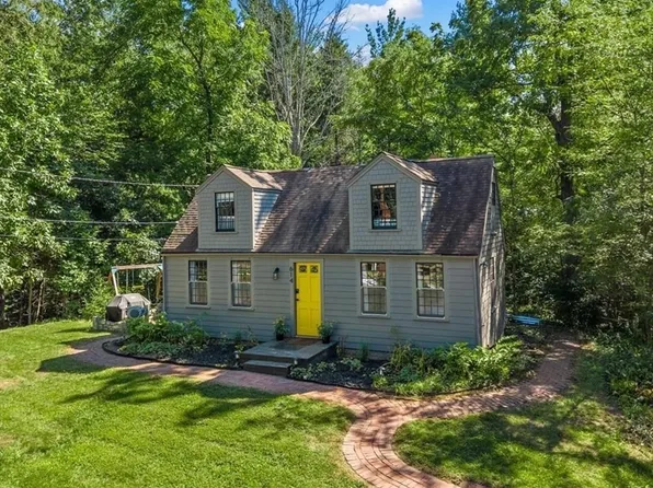 614 Grove St, Norwell, MA 02061