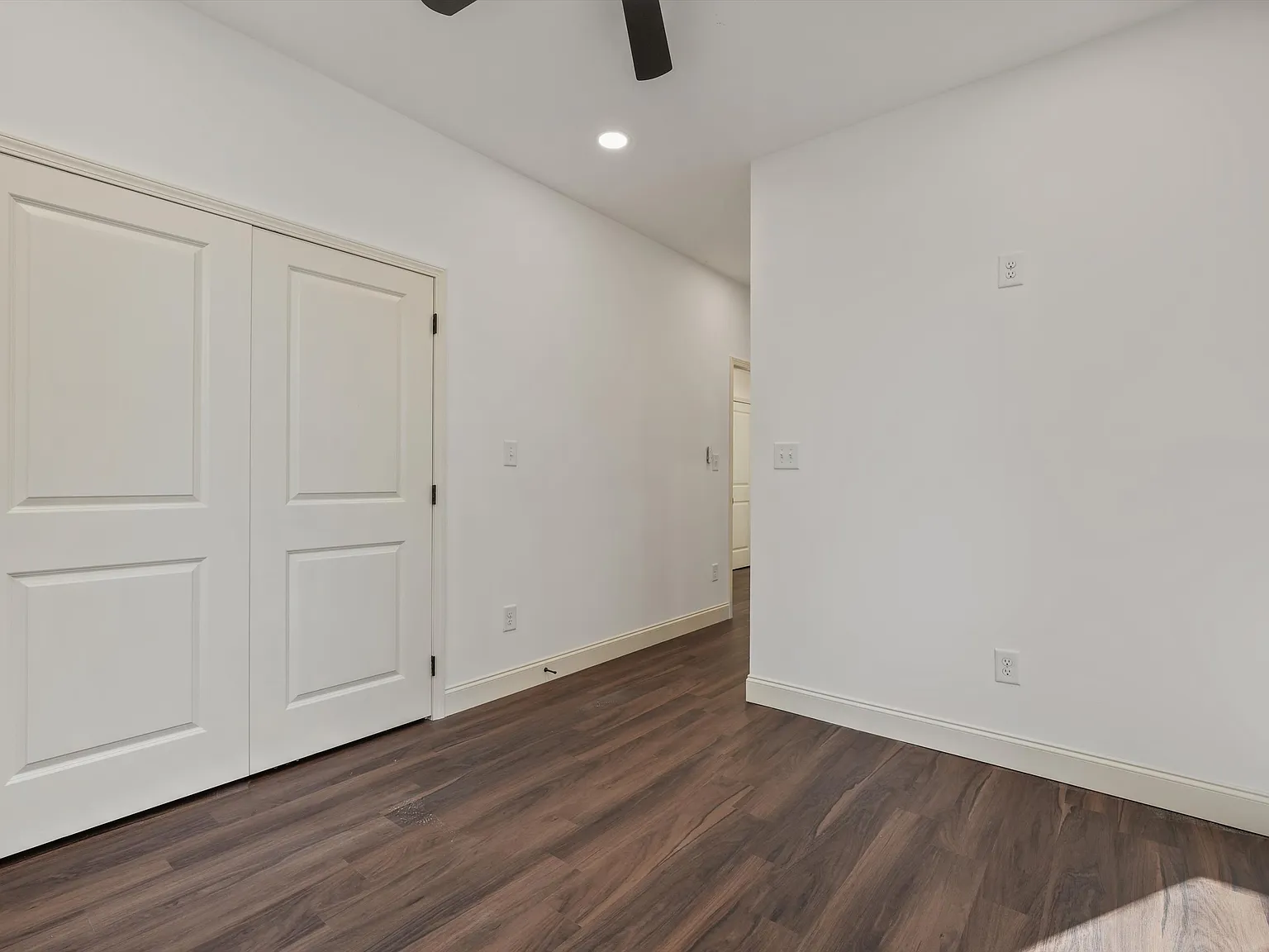 3 bed, 1200 sqft, $1,900 — Photo 4