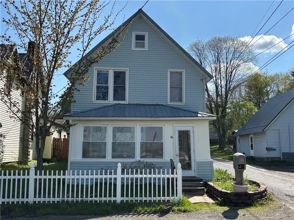 96 Yarnell St, Kane, PA 16735