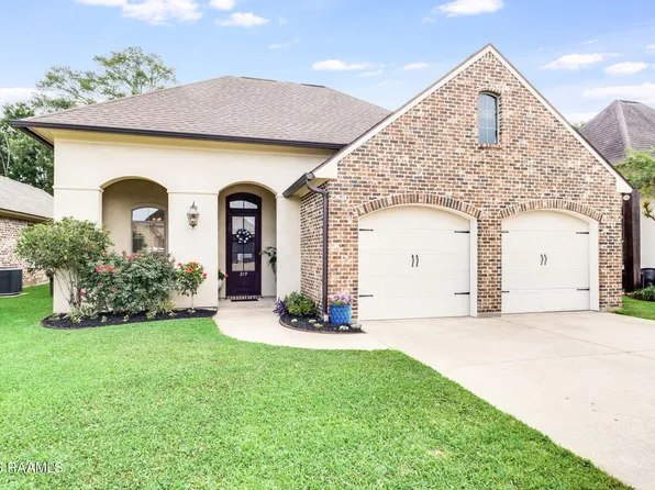219 Country Park Dr, Youngsville, LA 70592