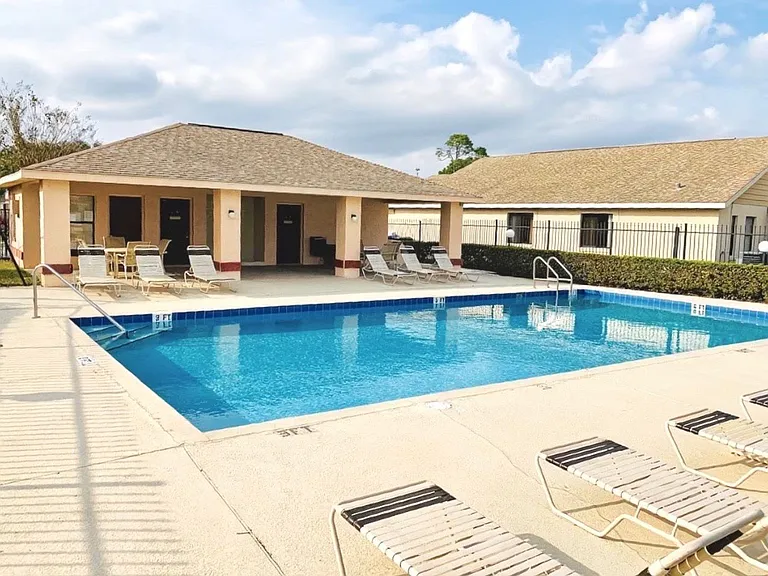 2663 Horseshoe Bay Dr — Photo 2