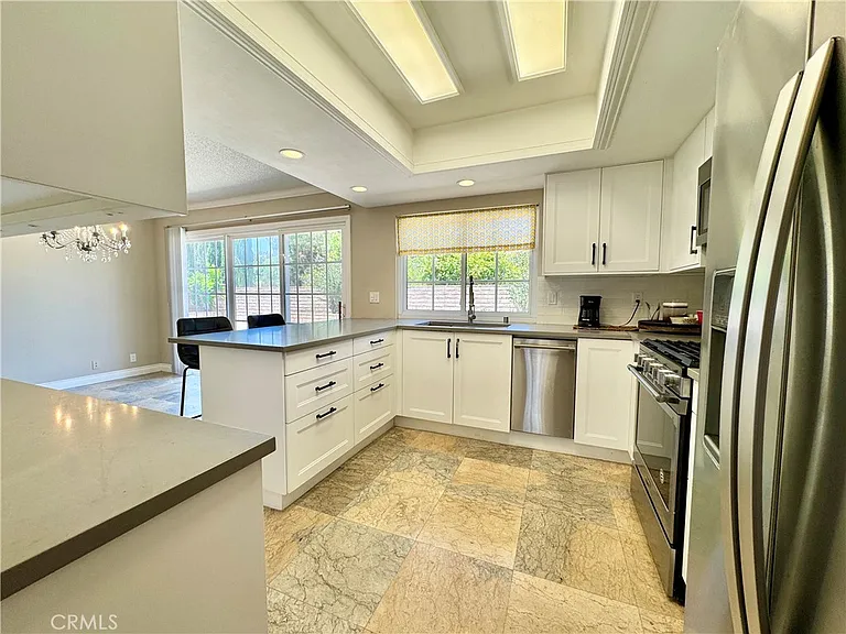 1421 Meadow Glen Rd — Photo 17