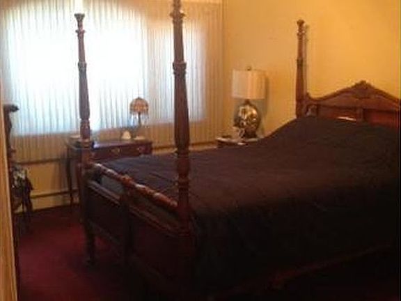 4th image of 33 Holly Ave