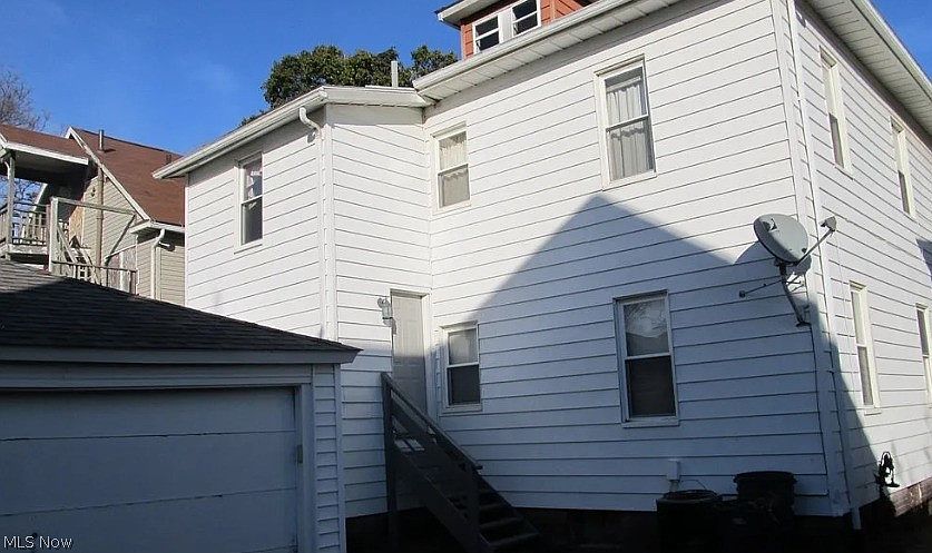 2nd image of 1005 Clarendon Ave NW