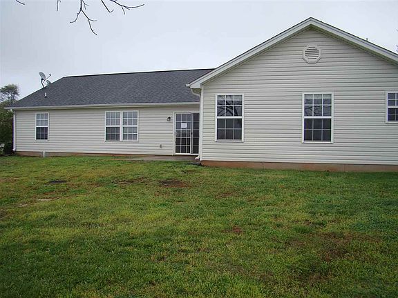 2nd image of 200 Glastonbury Dr