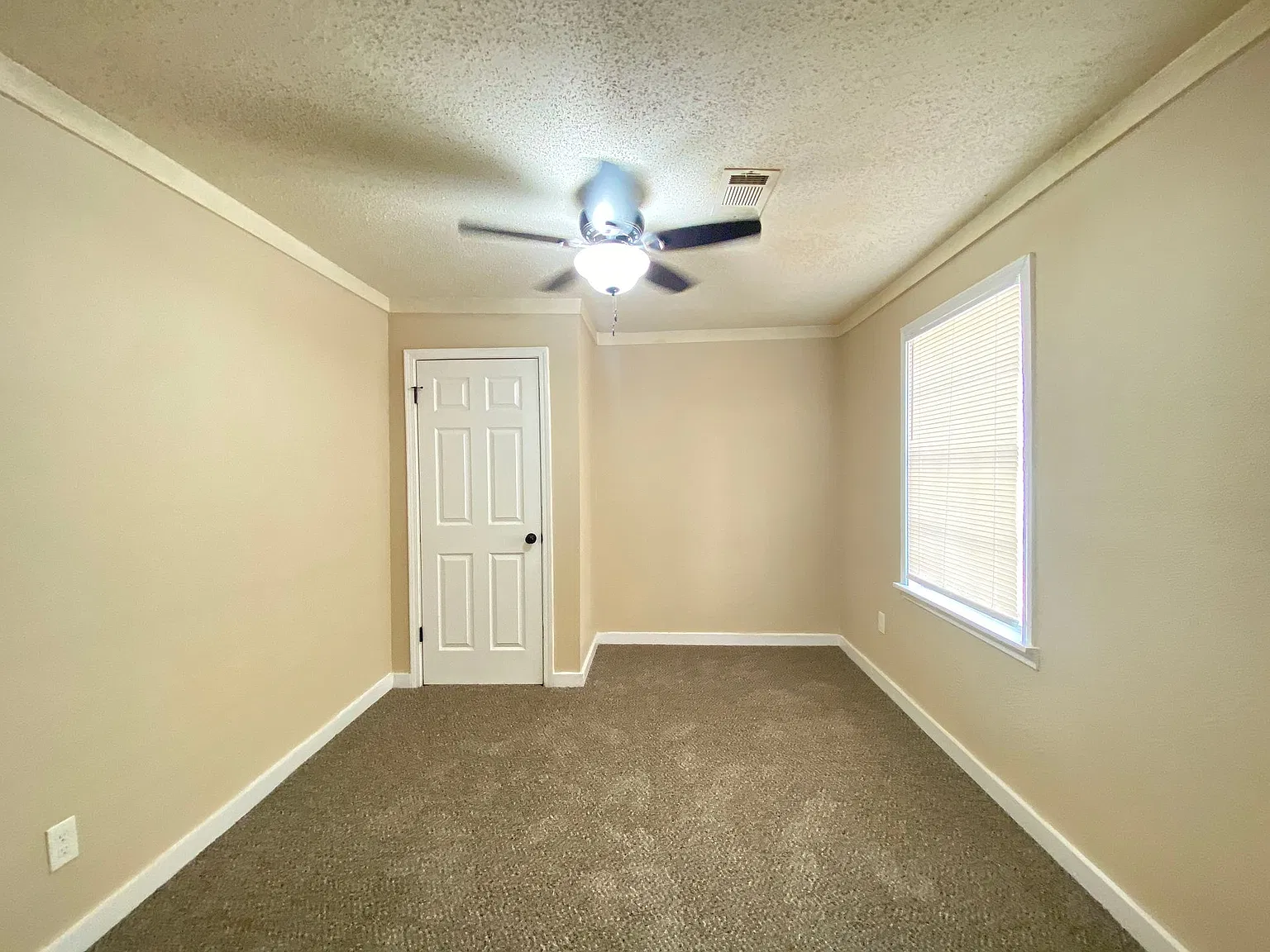 1622 College St — Photo 4