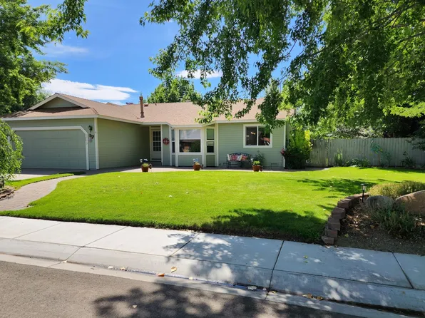 1753 Oakwood Dr, Minden, NV 89423