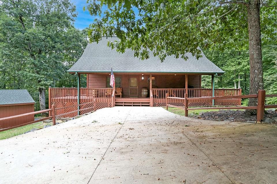 1st image of 32 Edgewood Dr