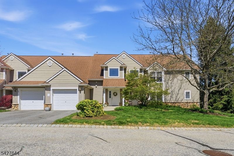 38 Bourne Circle #38