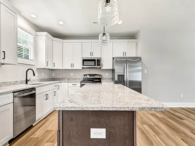 8269 Wonderland Ln — Photo 12