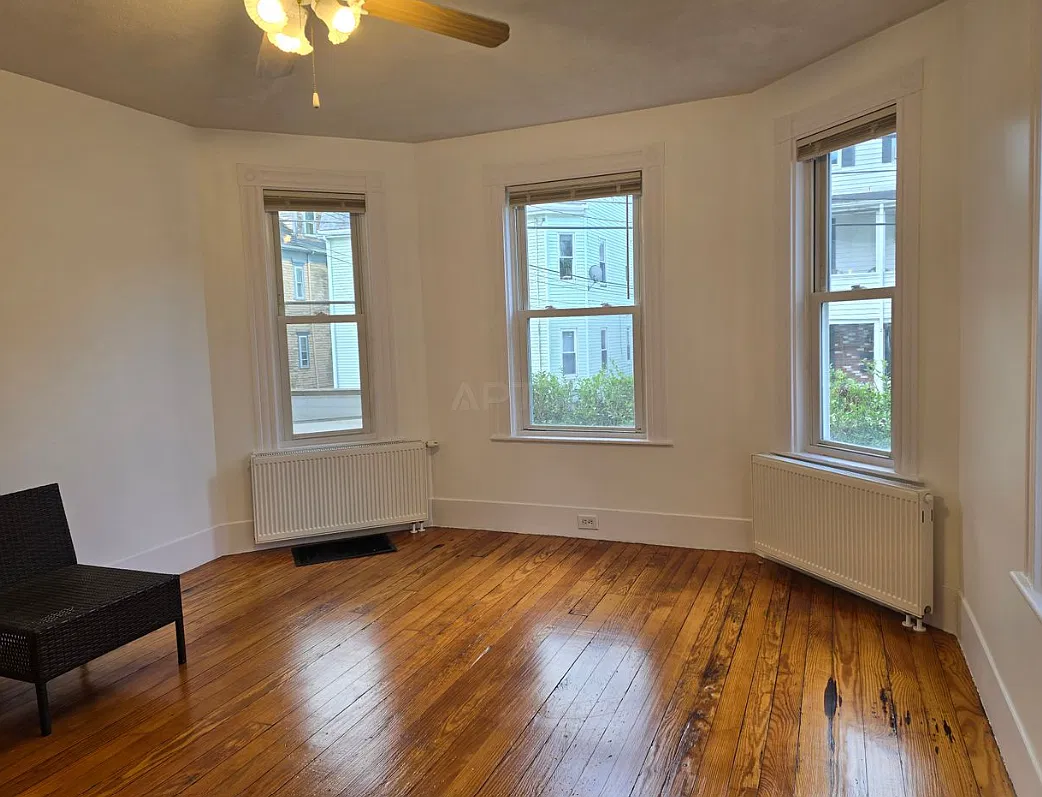3 bed, $3,400 — Photo 3