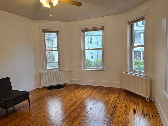 3rd image of 36 Windsor Rd #3