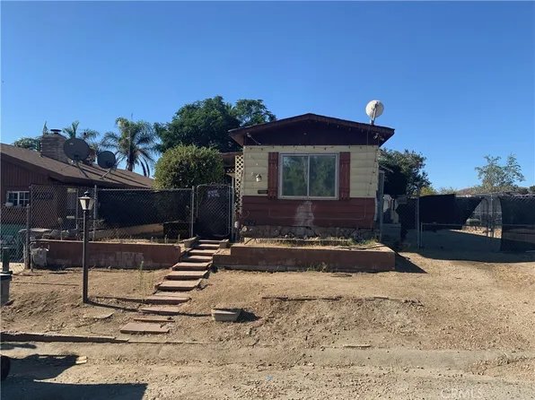 17009 Esperanza Dr, Perris, CA 92570