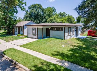 1012 W Hart Ave, Pasadena, TX 77506