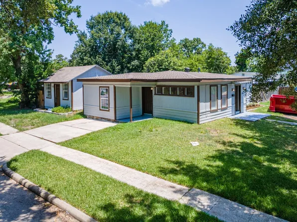 1012 W Hart Ave, Pasadena, TX 77506
