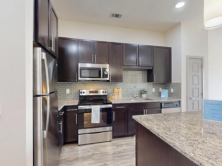 The Flats at Palisades — Photo 82