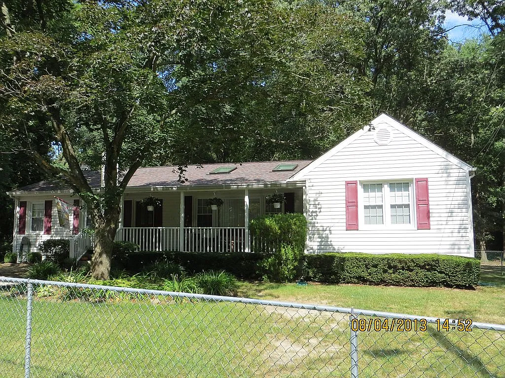 7705 Russell Ave photo 1