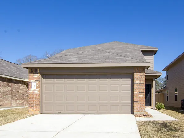 356 Upper Creek Dr, Willis, TX 77378