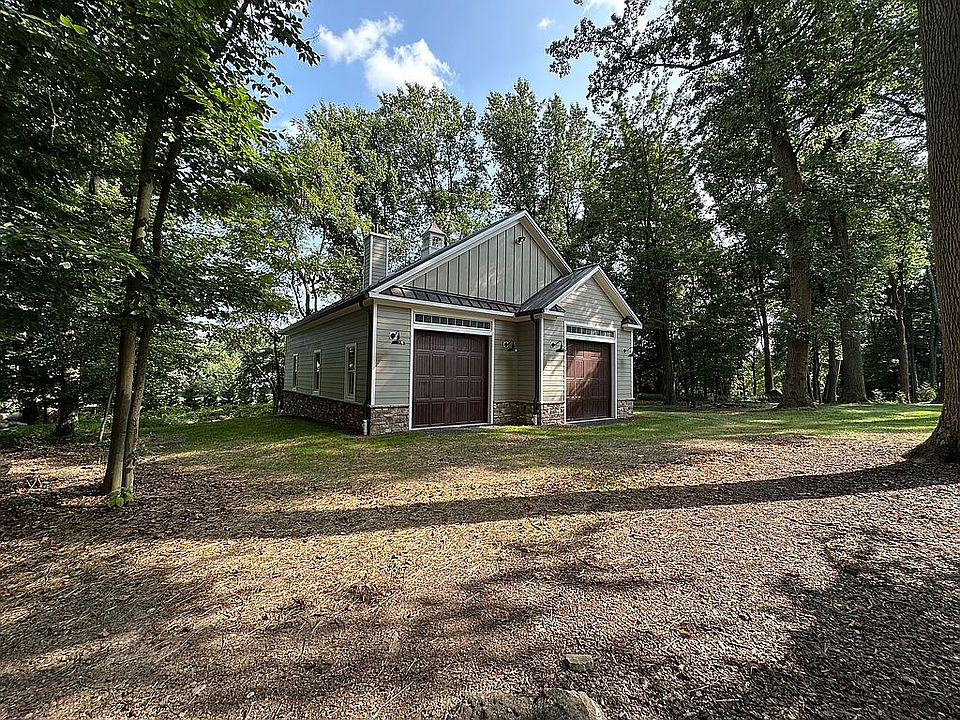 2nd image of 6170 Honey Hollow Rd