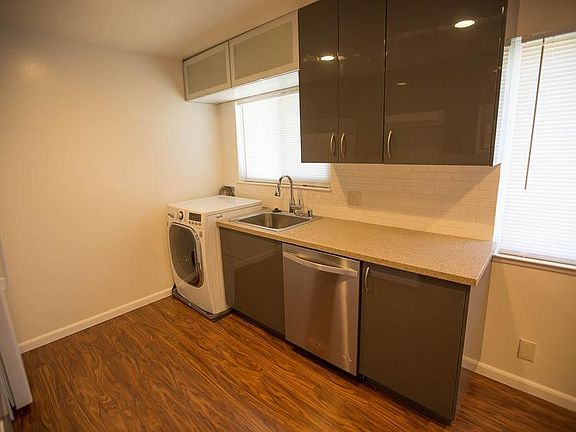 3rd image of 1590 De Rose Way APT 4