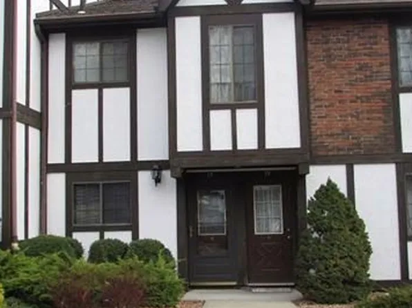 27 Brittany Dr, Middletown, NY 10940