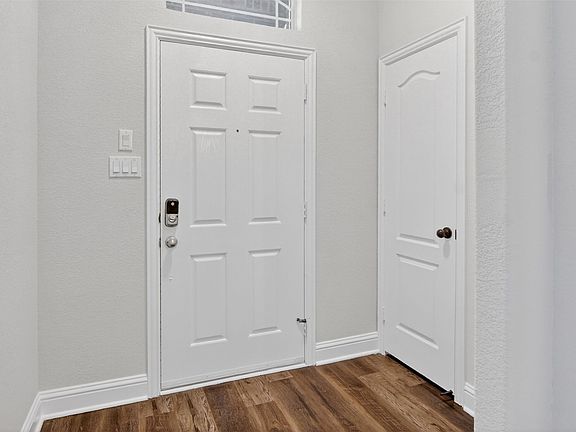 5th image of 3017 Trinity Lakes Dr