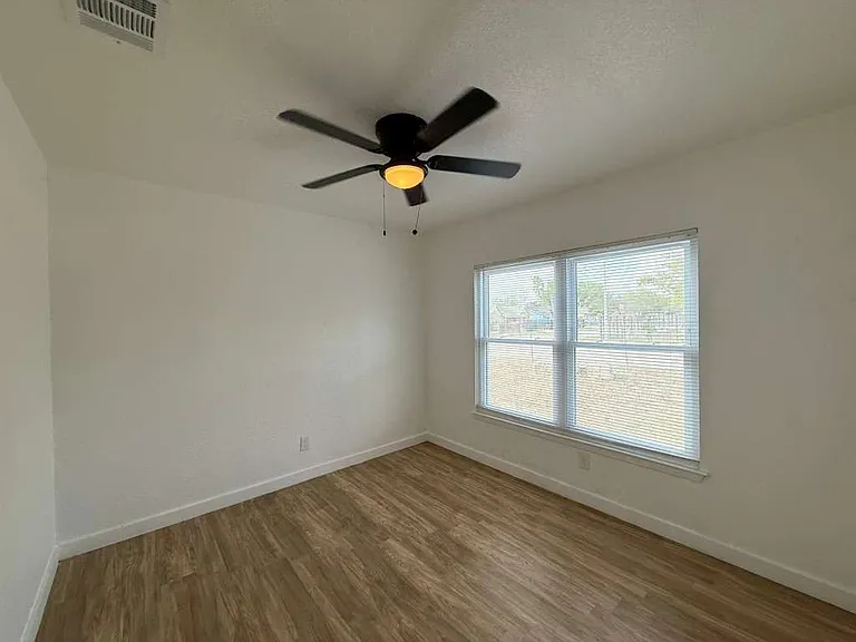 5542 Snow Fox St — Photo 9