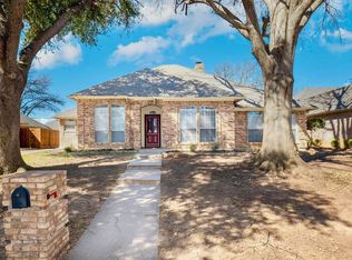 6300 Meadowedge Rd, Arlington, TX 76001