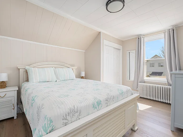 4 Vaughan Ave — Photo 14