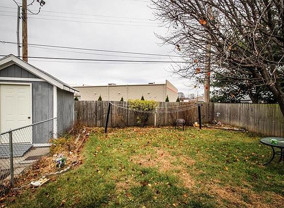 2nd image of 907 E Penning Ave