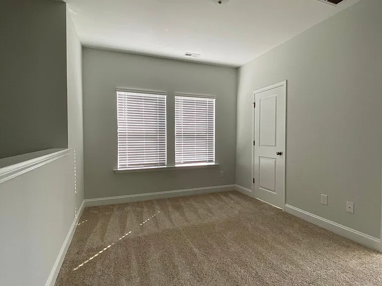 132 Manordale Dr — Photo 11