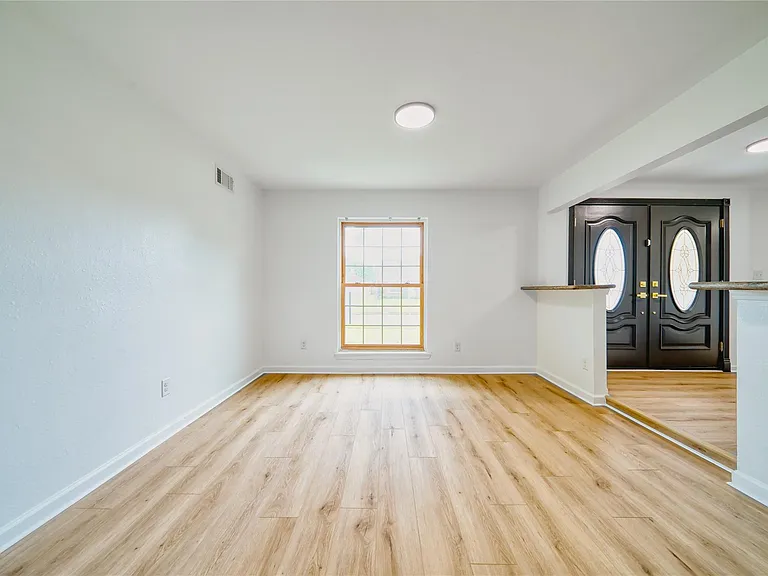 7914 Oakington Dr — Photo 27