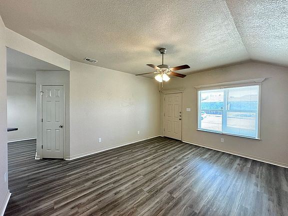 4th image of 1605 Powder River Dr