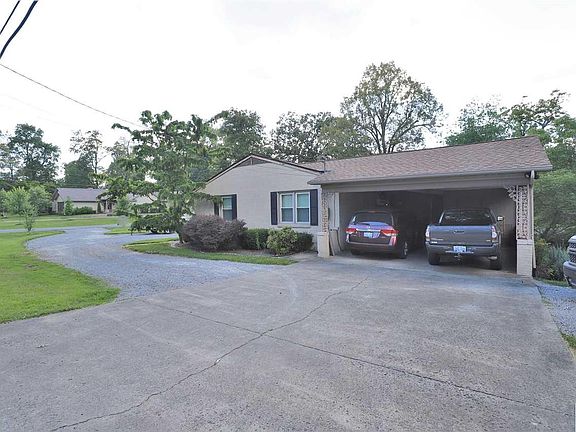 3rd image of 700 Woodland Dr
