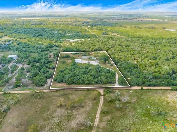 1455 Rainbow Rd, Cuero, TX 77954