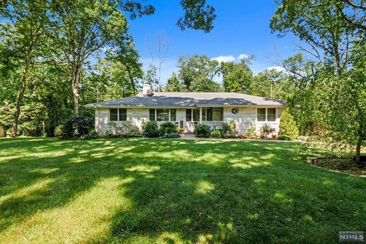 1st image of 36 Circle Dr